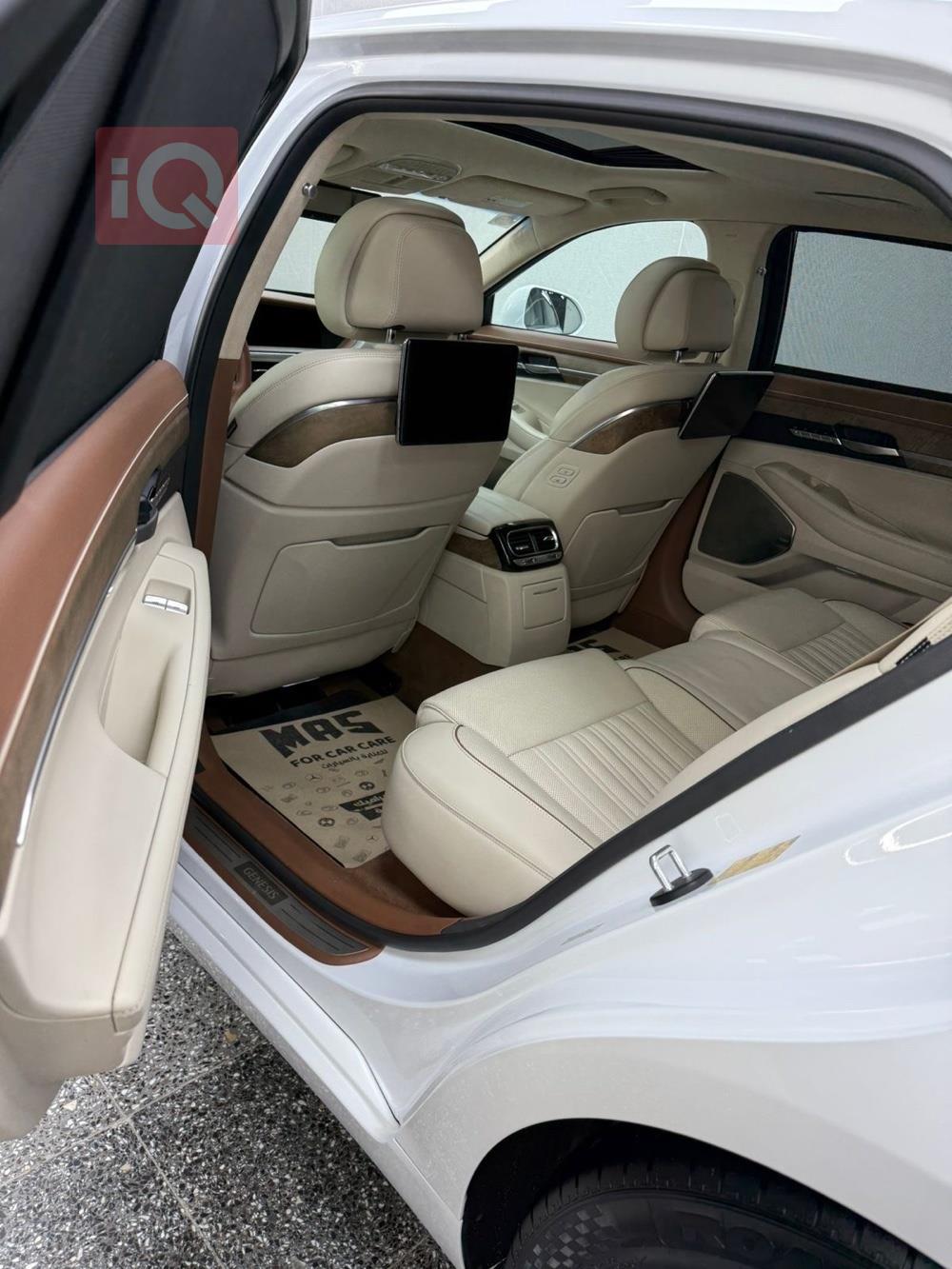 جنسس G90
